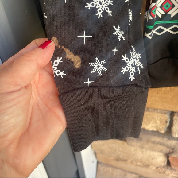 Peanuts black print Christmas “Wake Me Up For Presents” sweatshirt Large - Picture 11 of 13